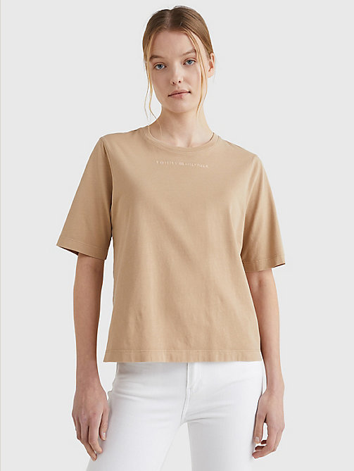 beige relaxed fit t-shirt met logo voor dames - tommy hilfiger