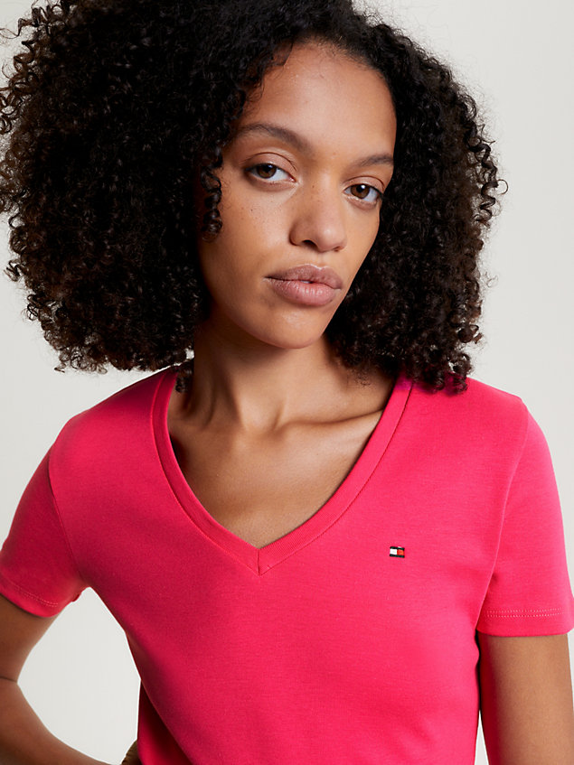 t-shirt ajusté en coton bio à col en v pink pour femmes tommy hilfiger