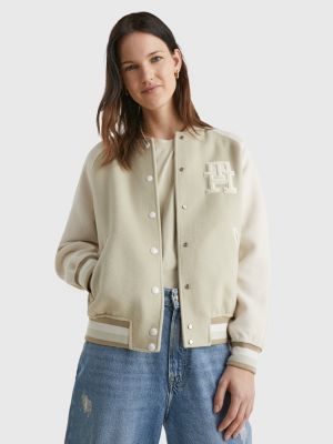 Introducir 75+ imagen levi's varsity jacket womens Thptnganamst.edu.vn