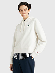 beige regular fit terry-hoodie mit monogramm für damen - tommy hilfiger