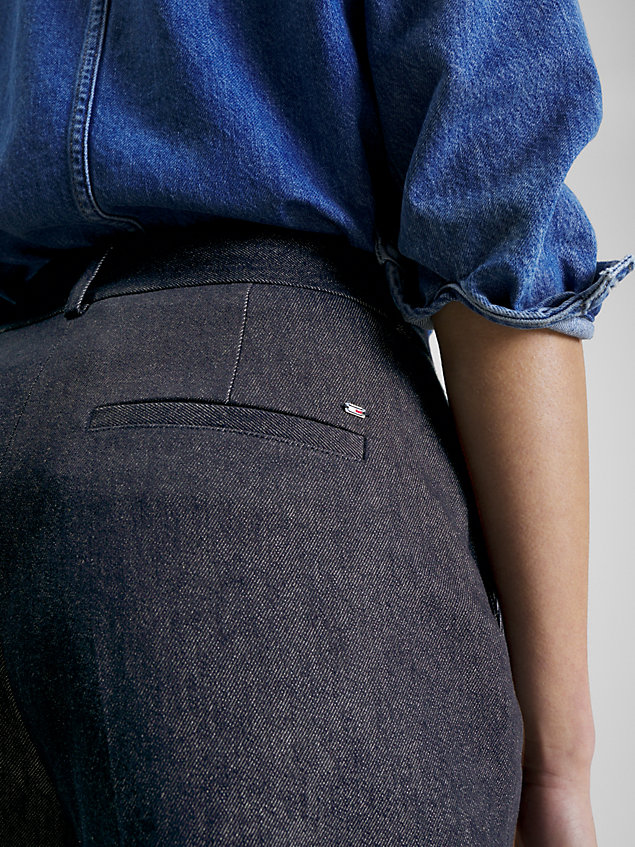 blue luźne spodnie z denimu ze zwężanymi nogawkami dla kobiety - tommy hilfiger