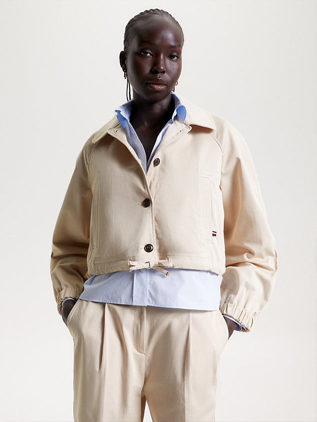 chaqueta de sarga con corte cropped beige de mujer tommy hilfiger