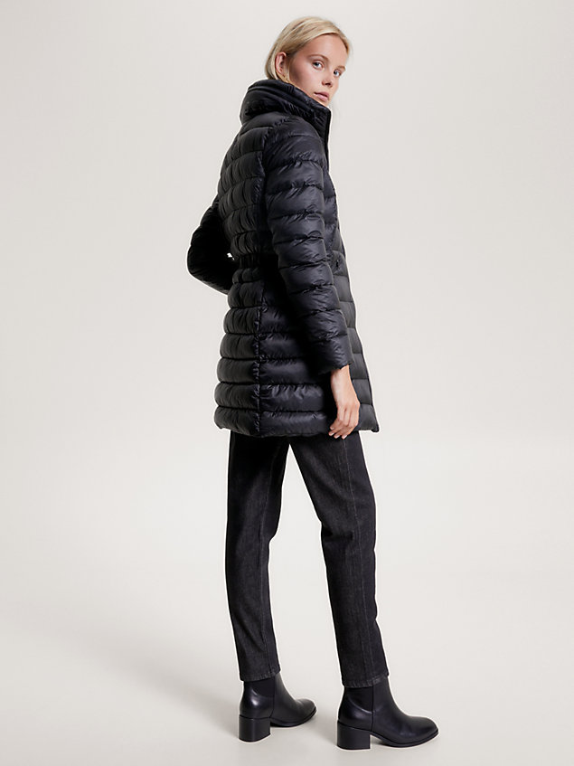 black gerecyclede gewatteerde jas met streep voor dames - tommy hilfiger