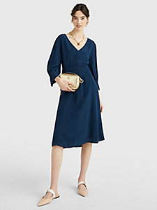blau curve knielanges kleid mit v-ausschnitt für damen - tommy hilfiger