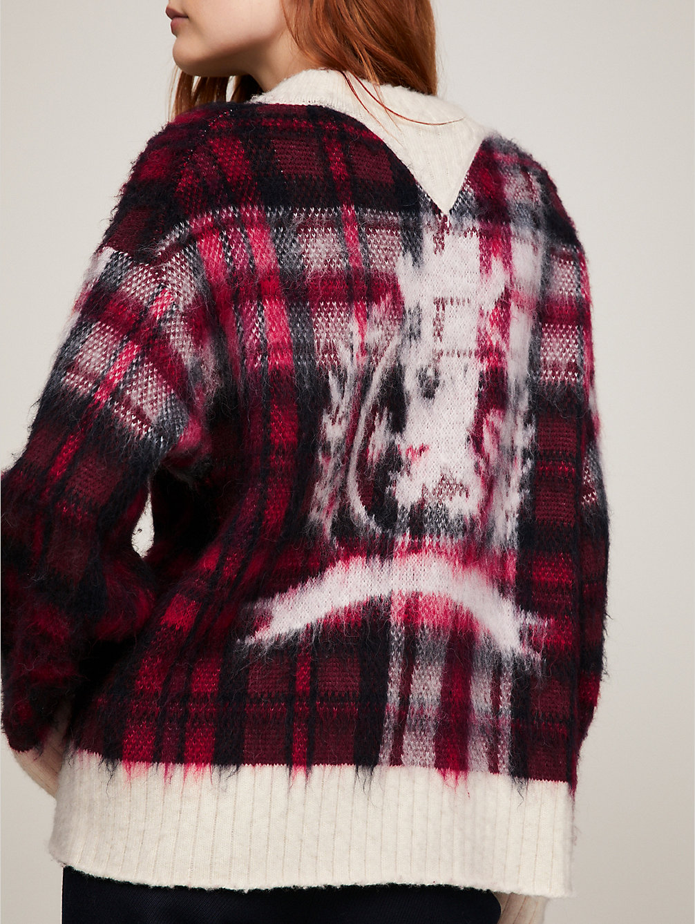 red sweter w szkocką kratę z emblematem dla kobiety - tommy hilfiger