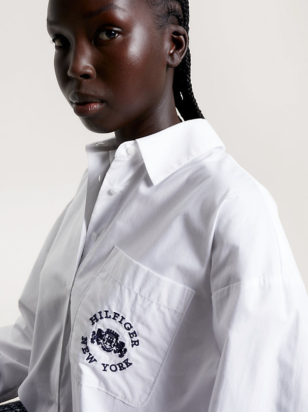 wit varsity oversized overhemd met opgestikte zak voor dames - tommy hilfiger