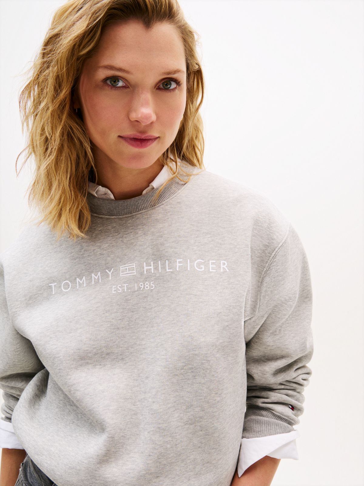 Logo Signature Crew Neck Sweatshirt — Grey