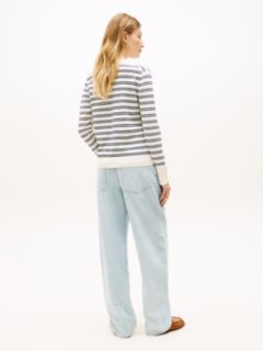 Gold-Tone Button Cuff V-Neck Jumper — Beige 4