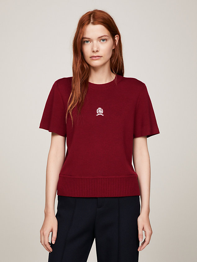 red strick-t-shirt mit wappen-stickerei für damen - tommy hilfiger