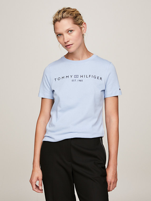 camiseta con cuello redondo y logo distintivo blue de mujeres tommy hilfiger