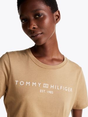 camiseta de cuello redondo con logo beige de mujeres tommy hilfiger