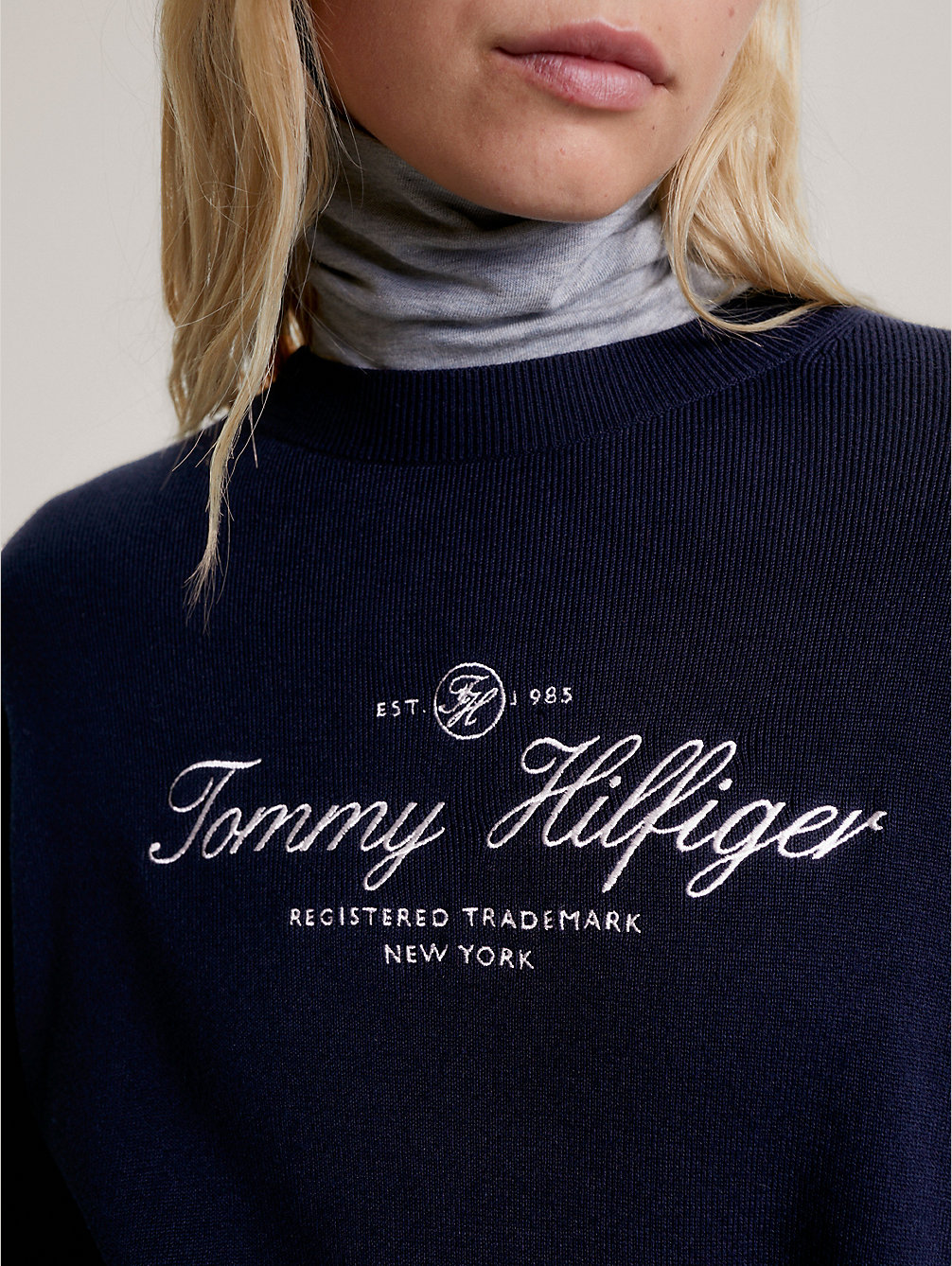 blue pullover mit grafischem logo für damen - tommy hilfiger