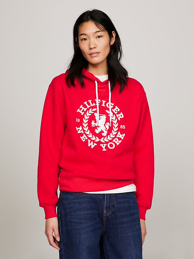 red regular fit hoodie mit th-wappen-logo für damen - tommy hilfiger