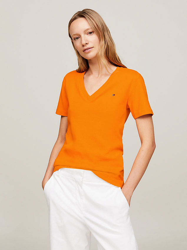 orange gestreiftes slim fit t-shirt mit v-ausschnitt für damen - tommy hilfiger