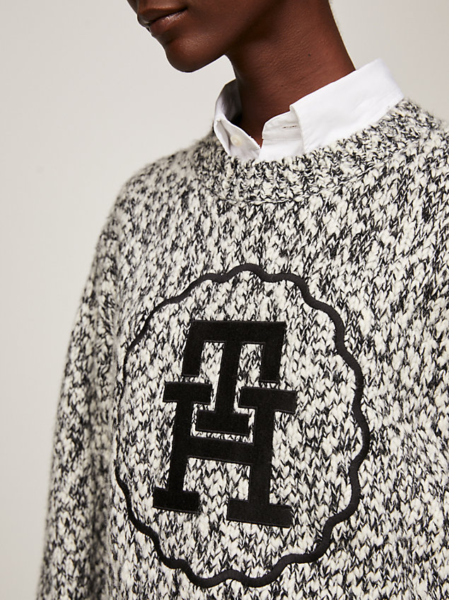 black teksturowany sweter th monogram dla kobiety - tommy hilfiger