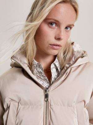 Relaxed | Tommy Kapuze Beige Hilfiger aus | Daunenjacke Satin mit Fit