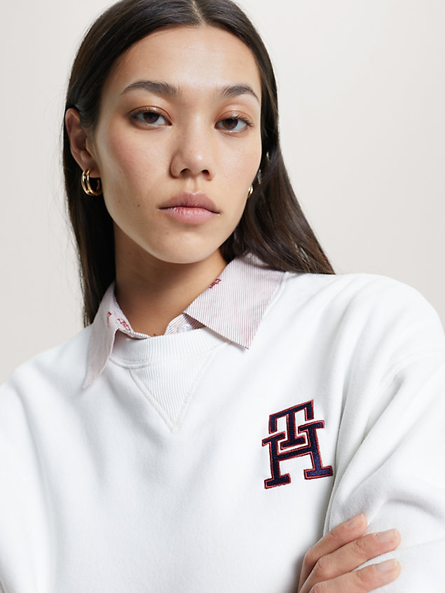 white th monogram modern regular fit sweatshirt für damen - tommy hilfiger