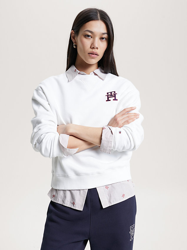 white th monogram modern regular fit sweatshirt für damen - tommy hilfiger