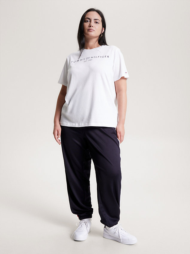 white t-shirt curve z okrągłym dekoltem i logo dla kobiety - tommy hilfiger