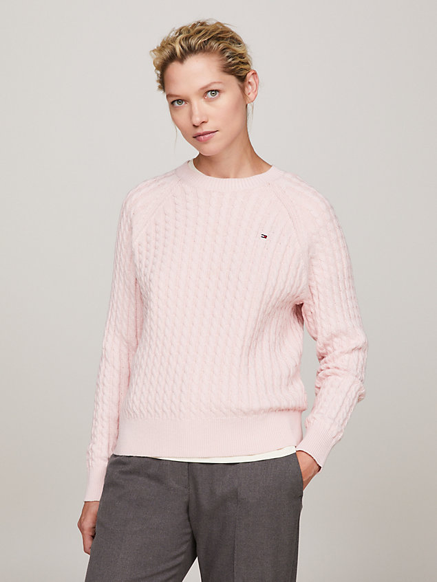 pink luźny sweter o warkoczowym splocie dla kobiety - tommy hilfiger