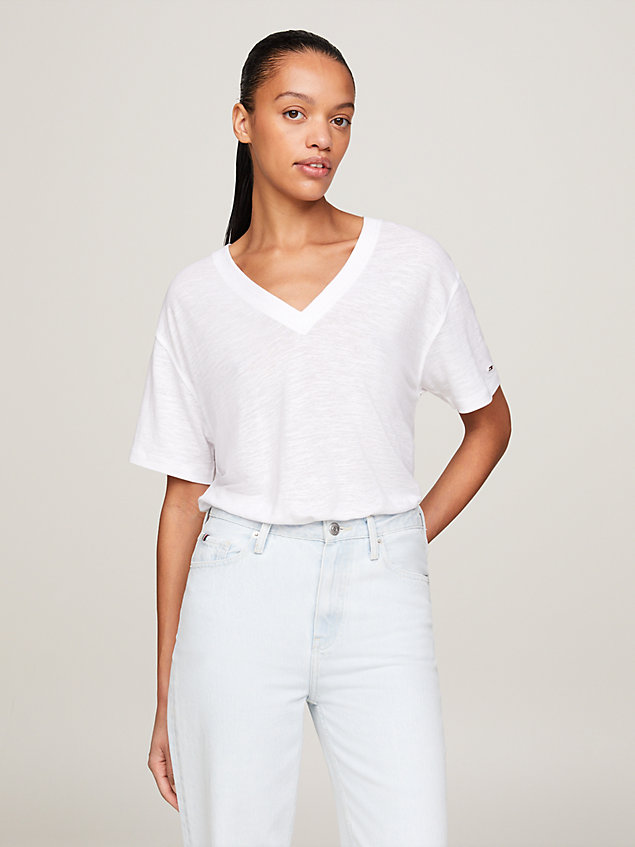 white relaxed fit t-shirt met v-hals voor dames - tommy hilfiger