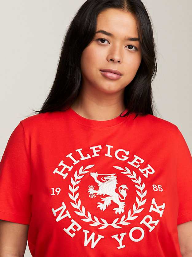 red curve crew neck crest embroidery t-shirt for women tommy hilfiger