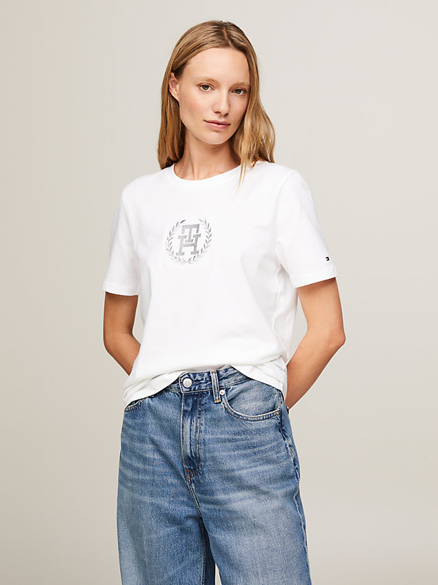 white t-shirt z okrągłym dekoltem i monogramem th dla kobiety - tommy hilfiger