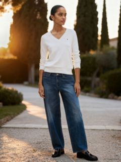 Heritage V-Neck Jumper — White 7