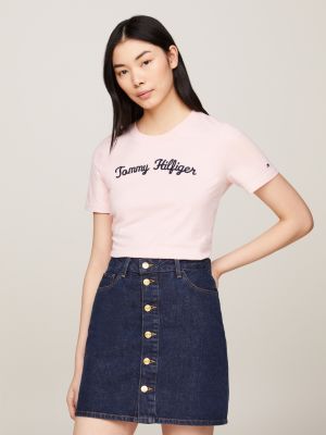 t-shirt con logo in corsivo ricamato rosa da donne tommy hilfiger