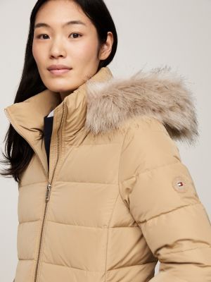 beige daunenmantel mit kapuze und kunstpelz-besatz für damen - tommy hilfiger