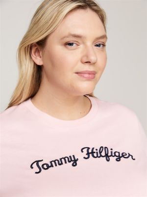 t-shirt curve con logo in corsivo ricamato rosa da donne tommy hilfiger