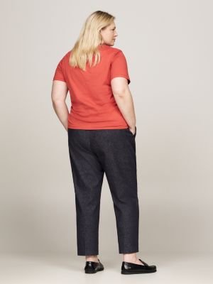 t-shirt curve con logo in corsivo ricamato rosso da donne tommy hilfiger