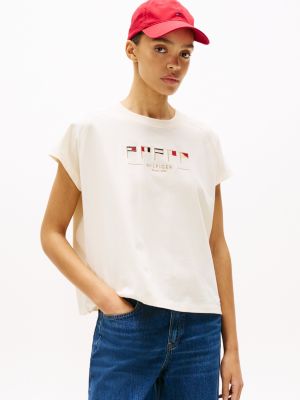 white relaxed fit t-shirt met geborduurde vlaggen voor dames - tommy hilfiger