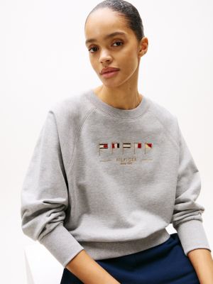 grau sweatshirt mit gestickter flag für damen - tommy hilfiger