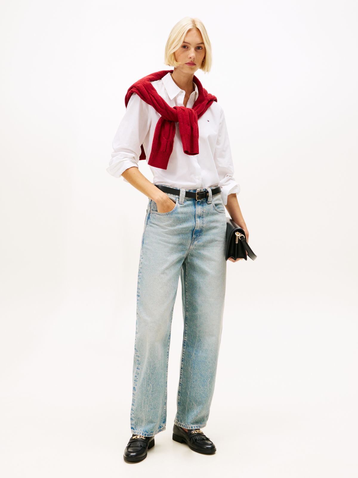 Mid Rise Relaxed Barrel Leg Jeans — Blue
