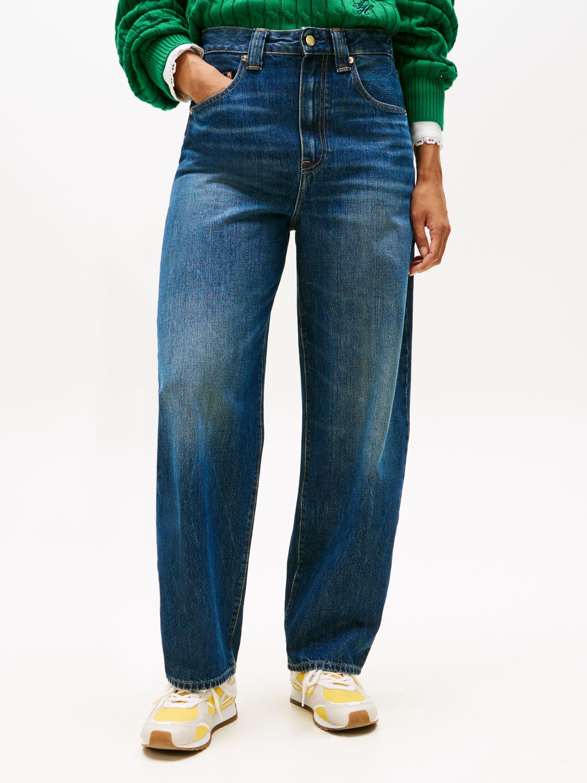 Mid Rise Tapered Barrel Leg Jeans — Blue