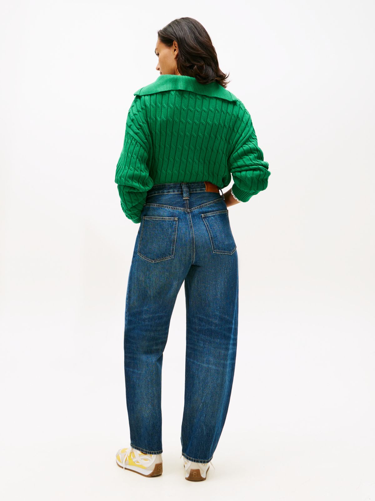 Mid Rise Tapered Barrel Leg Jeans — Blue