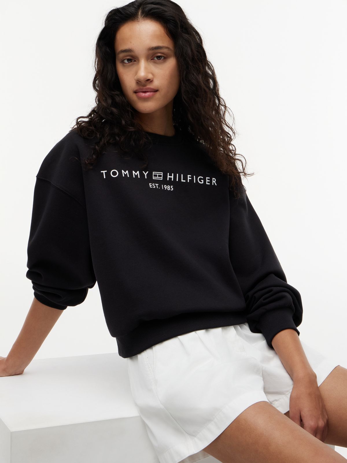 Logo Relaxed Fleece Sweatshirt — Black
