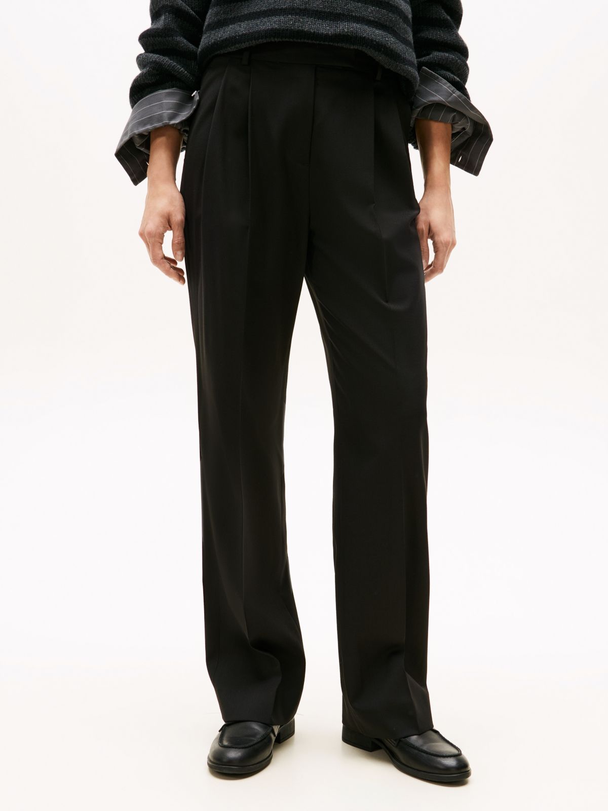 Timeless Pleated Relaxed Straight Leg Trousers — Black