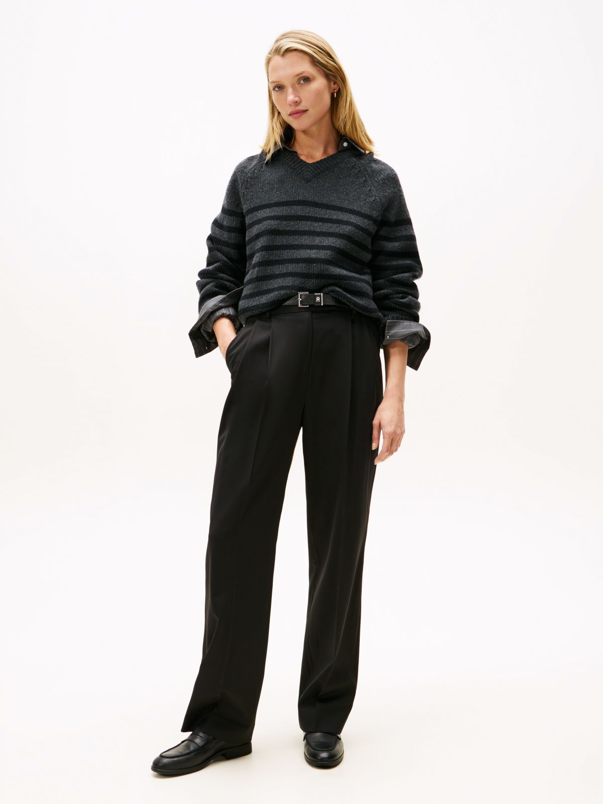 Timeless Pleated Relaxed Straight Leg Trousers — Black