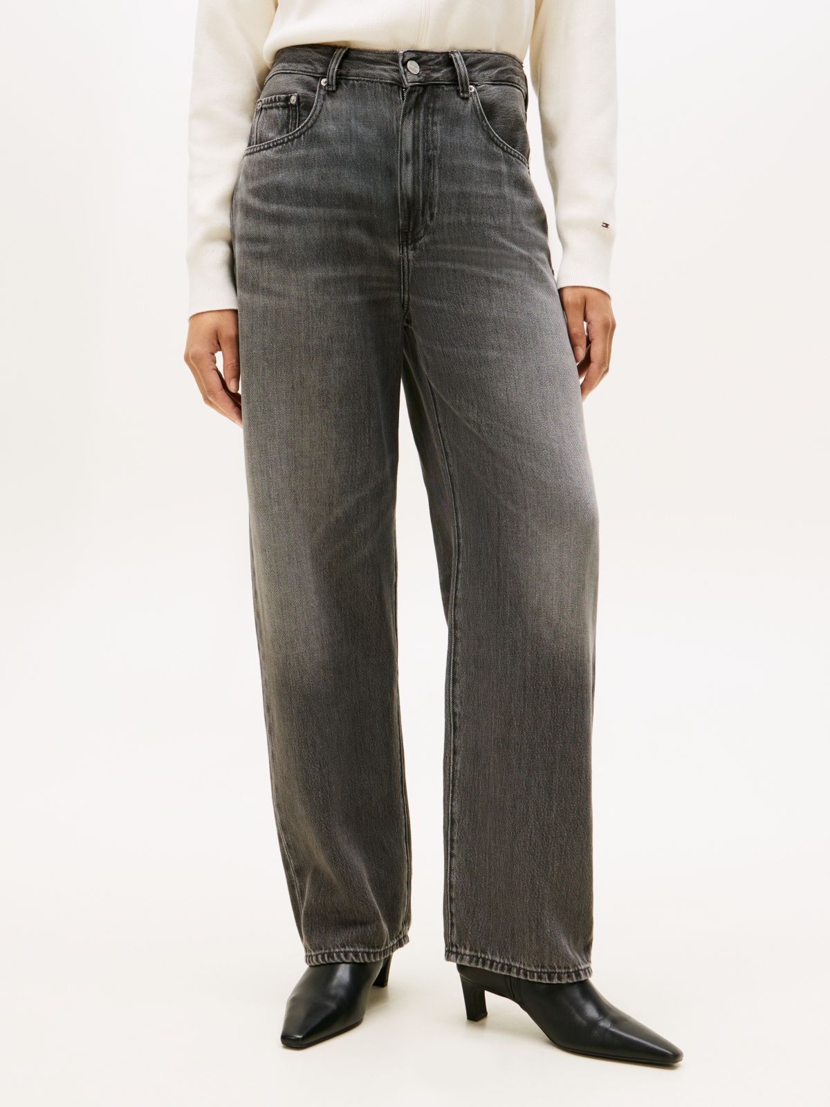 Mid Rise Relaxed Barrel Leg Jeans — Grey