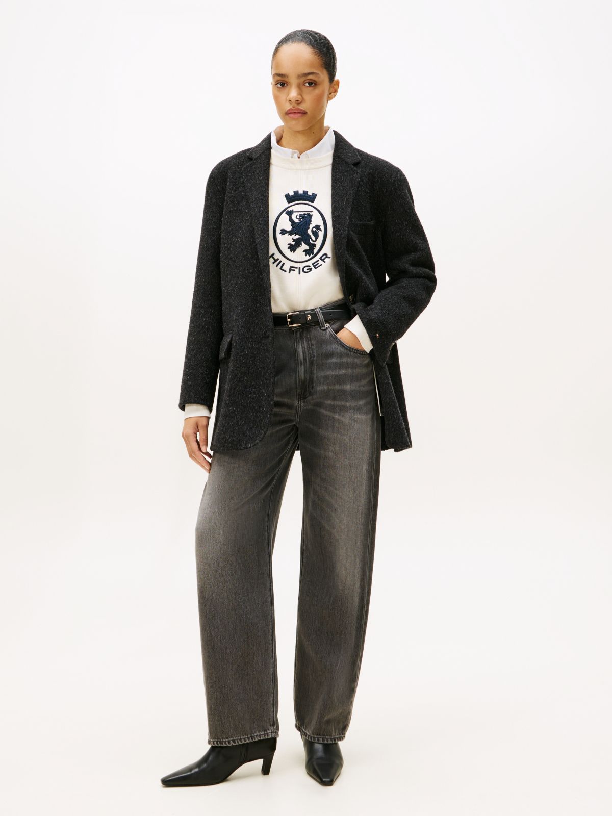 Mid Rise Relaxed Barrel Leg Jeans — Grey