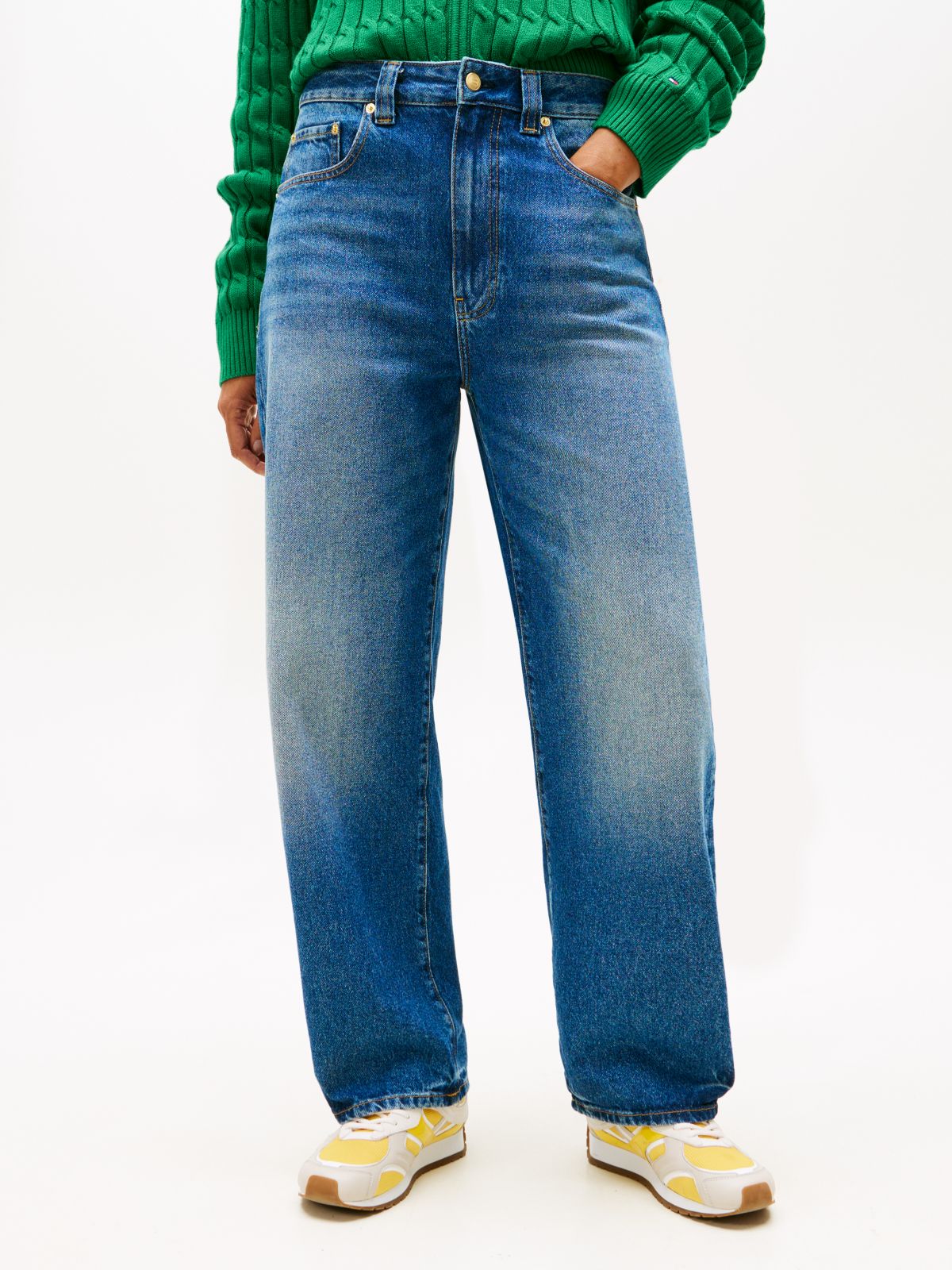 Mid Rise Tapered Barrel Leg Jeans — Blue