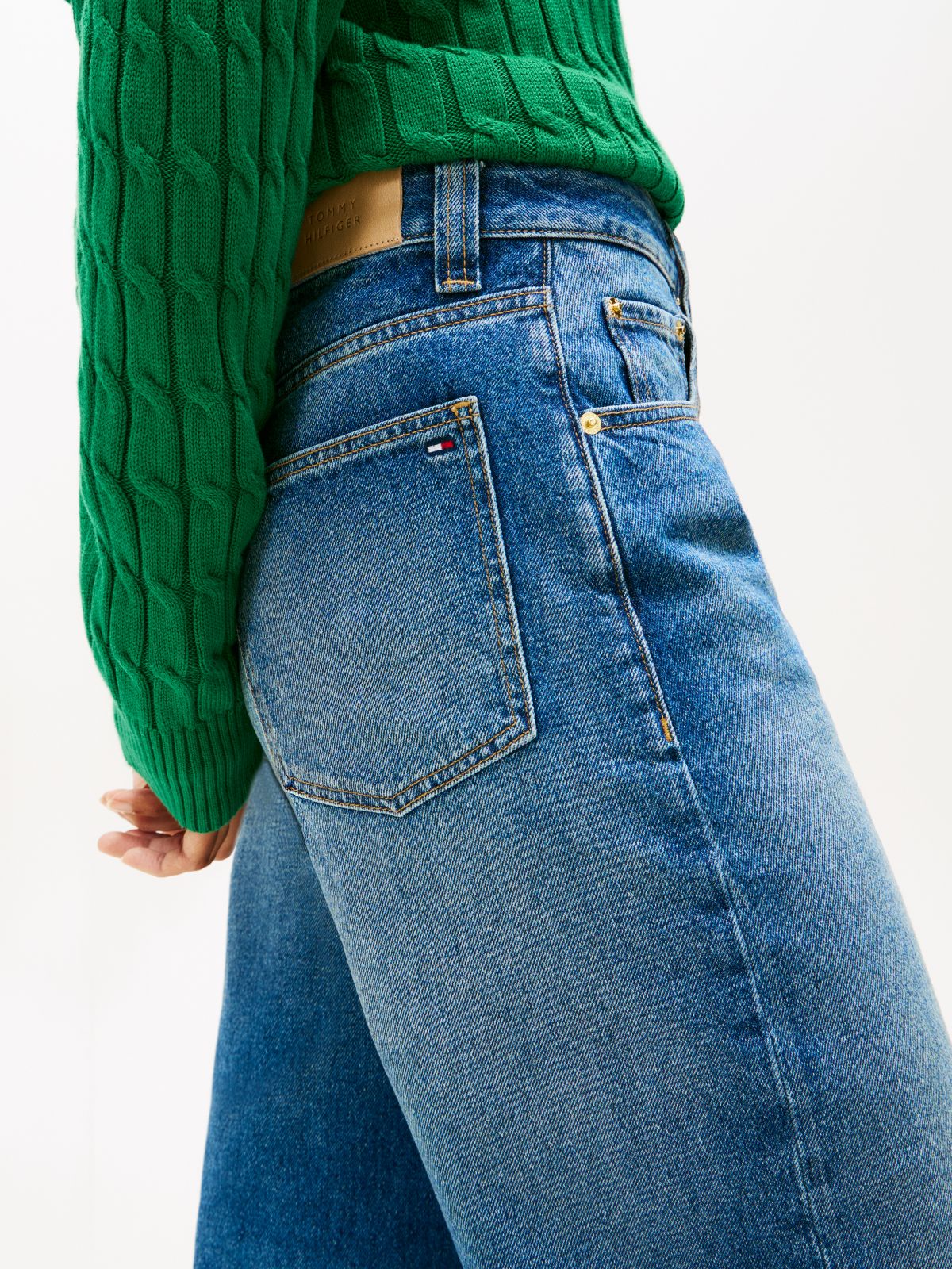 Mid Rise Tapered Barrel Leg Jeans — Blue