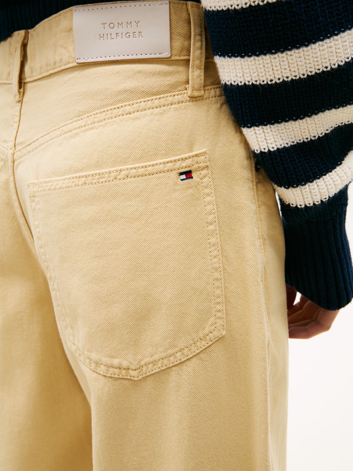 Mid Rise Barrel Leg Jeans — Beige