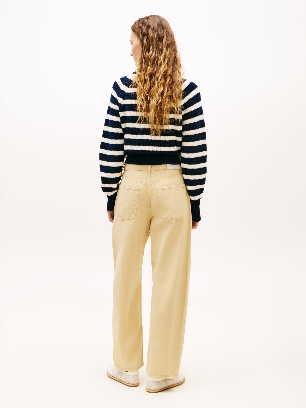 Mid Rise Barrel Leg Jeans — Beige