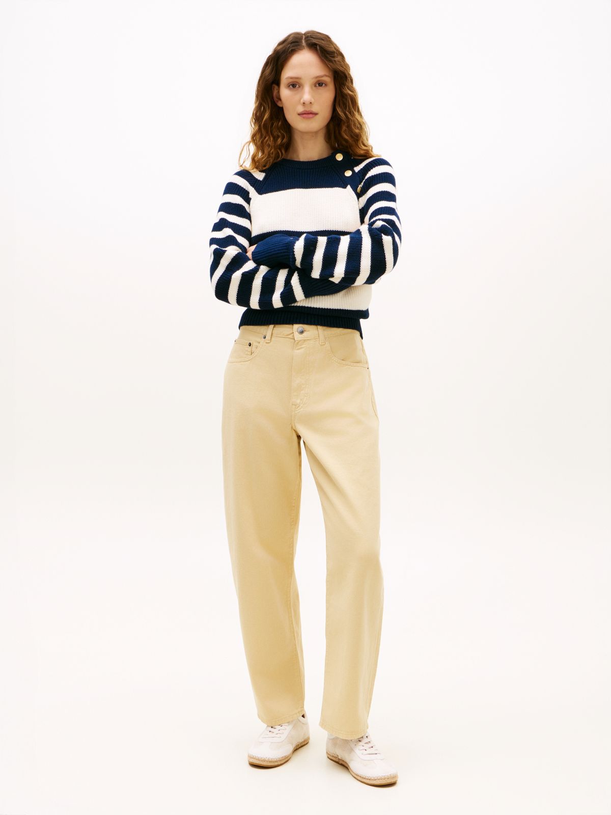 Mid Rise Barrel Leg Jeans — Beige