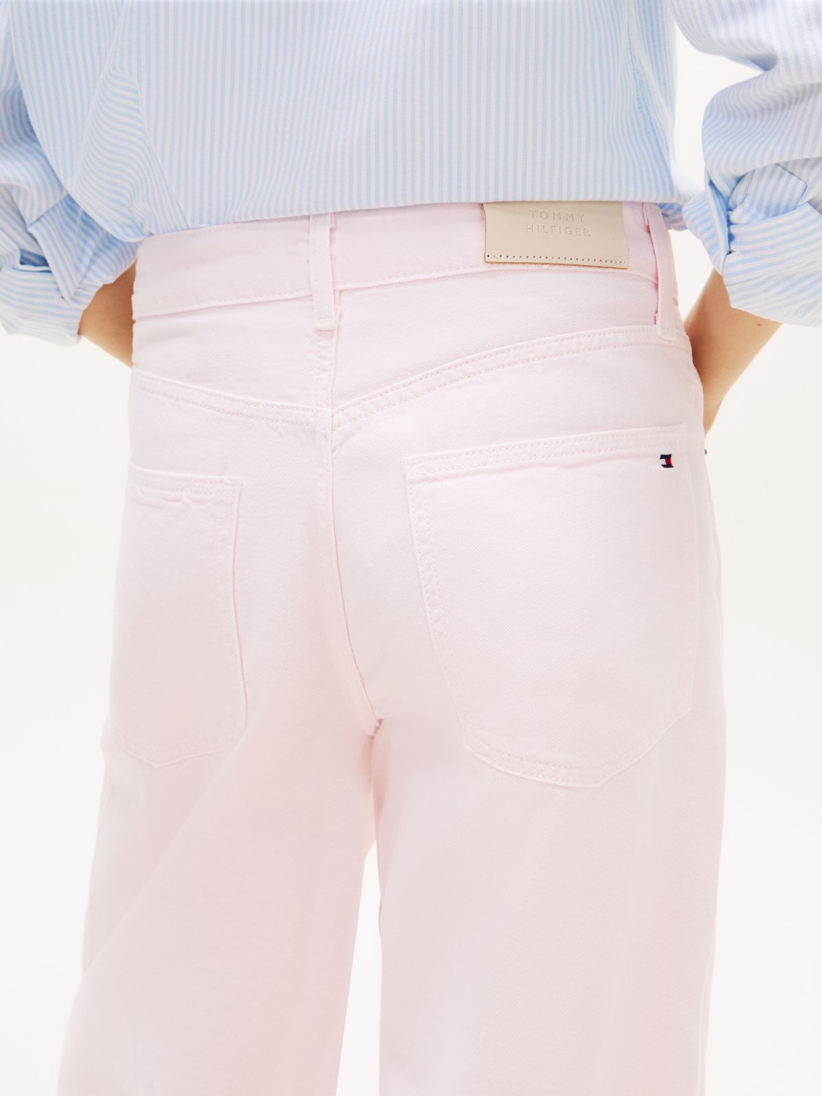 Mid Rise Barrel Leg Jeans — Pink