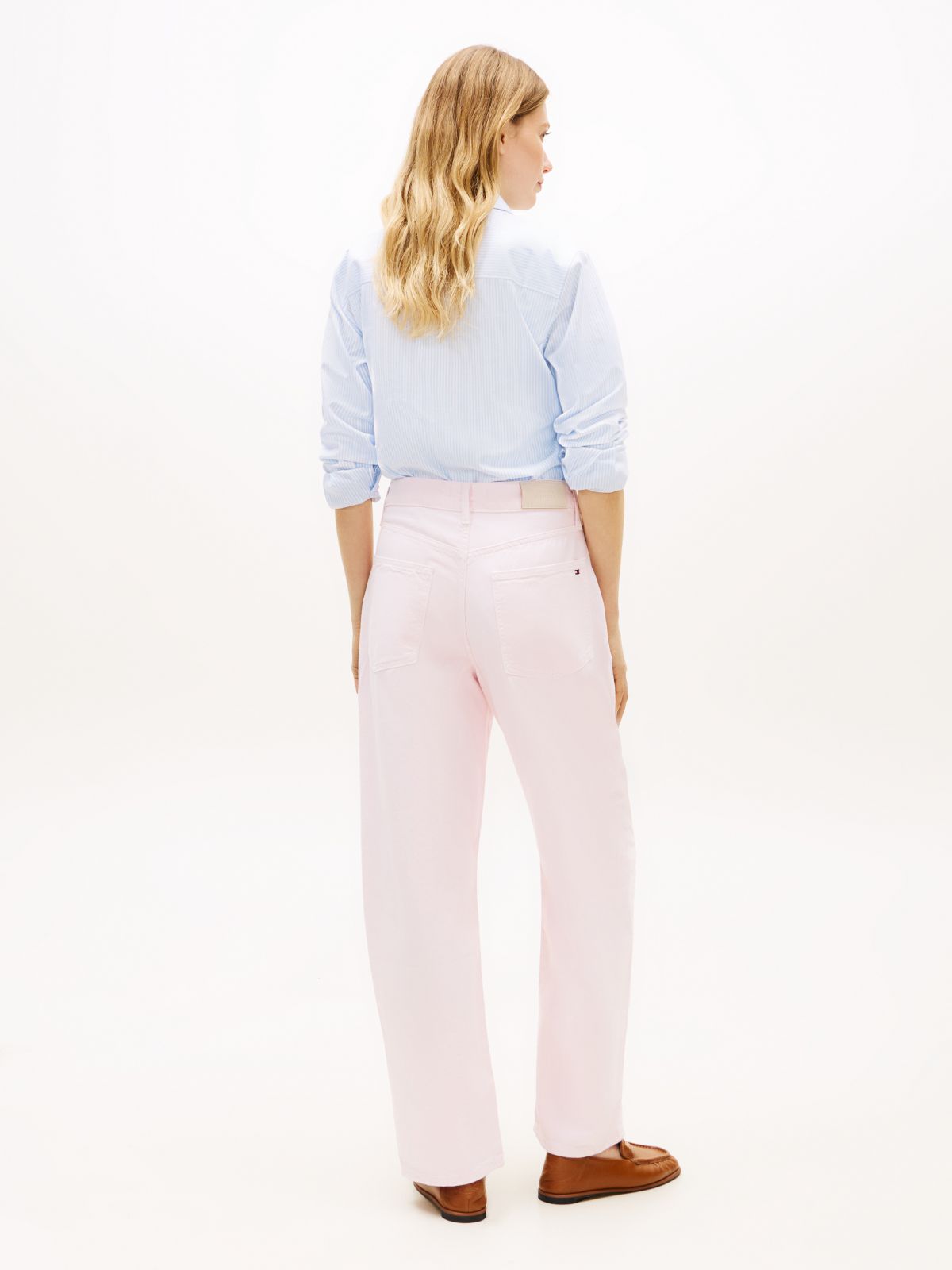 Mid Rise Barrel Leg Jeans — Pink