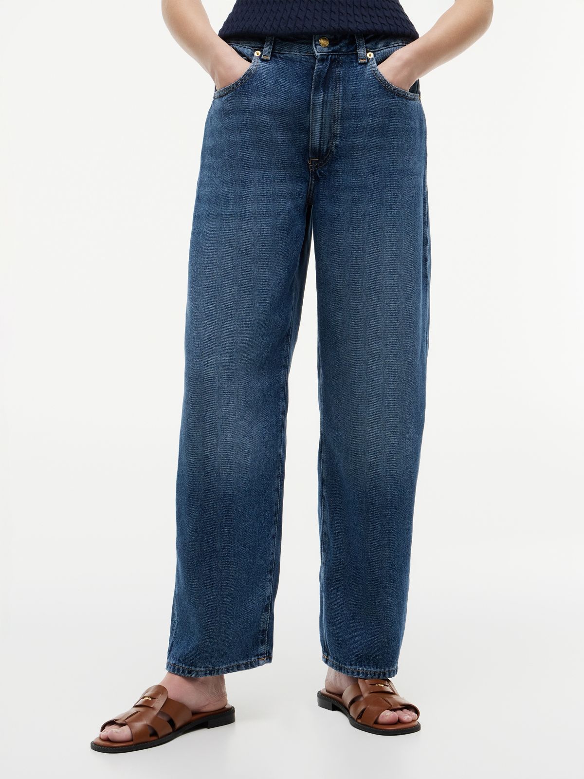 Mid Rise Barrel Leg Jeans — Blue